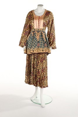 Lot 121 - A fine Zandra Rhodes printed satin ensemble,...