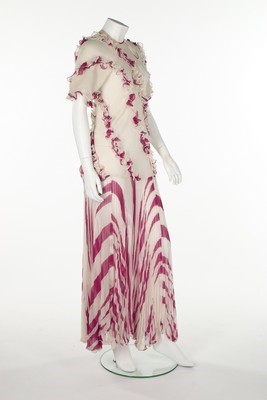 Lot 213 - An unusual Ossie Clark printed and pleated...