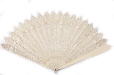 Lot 59 - French War and Peace printed paper fan 1820,...