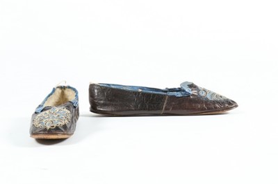 Lot 55 - A pair of glac leather pumps and two single...