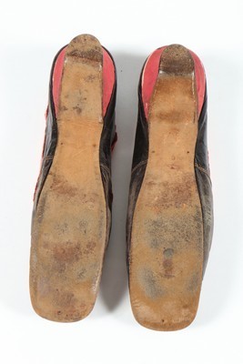 Lot 55 - A pair of glac leather pumps and two single...
