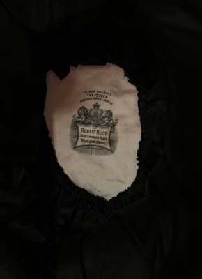 Lot 21 - A Robert Heath mourning bonnet, believed to...
