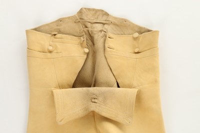Lot 34 - A pair of men's doeskin breeches, circa 1790,...
