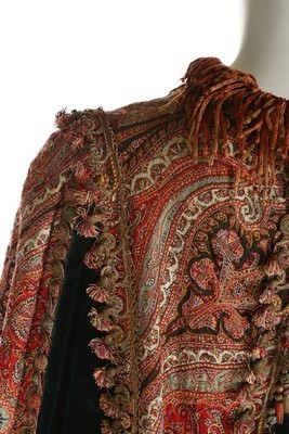 Lot 49 - An embroidered Kashmir dolman cape with Worth...