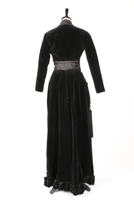 Lot 61 - A rare and early Jeanne Lanvin couture walking...