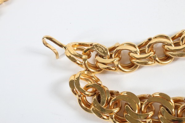 Lot 214 - A good Chanel gilt chain belt, 1980s, signed,