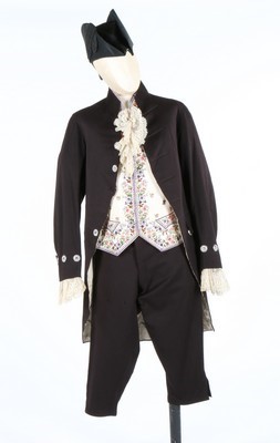 Lot 49 - A gentleman's 18th century style court livery,...