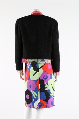 Lot 18 - A Chanel wool and printed silk ensemble, 2000,...