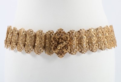 Lot 33 - A fine Robert Goossens for Chanel matching gilt filigree belt, circa 1960