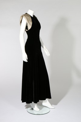 Lot 80 - A Jeanne Lanvin couture bias cut black velvet...