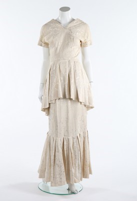 Lot 89 - A Maison Worth ivory damask gown, 'Colombe...