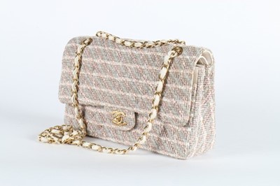Lot 16 - A matching Chanel tweed double flap bag, 2003,...