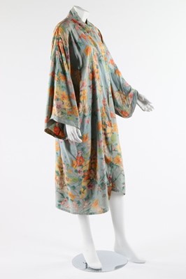 Lot 92 - A floral printed house coat and a large...