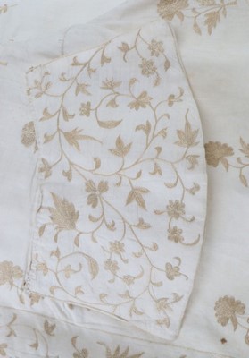 Lot 168 - A gentleman's waistcoat of fine Gujerati...