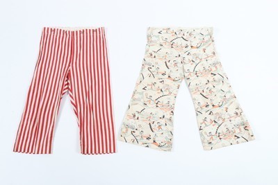 Lot 180 - A group of mainly printed cotton fancy dress...