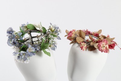 Lot 185 - A group of exotic feather hat ornaments, silk...