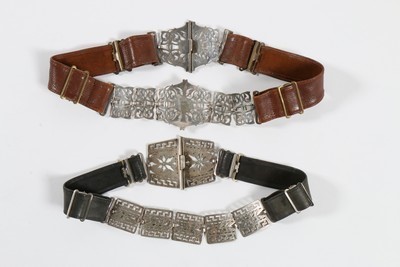 Lot 187 - A group of accessories, including hat pins,...