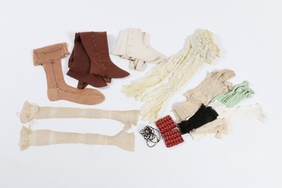 Lot 187 - A group of accessories, including hat pins,...