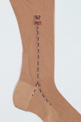 Lot 187 - A group of accessories, including hat pins,...