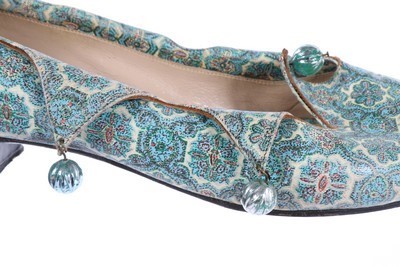 Lot 219 - An Alberto Fabiani couture black wool crepe...