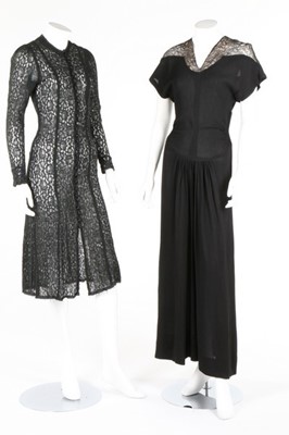 Lot 222 - A group of 1930s dinner and evening dresses...