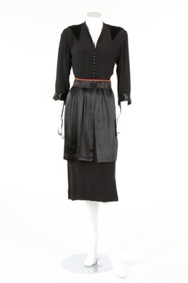 Lot 222 - A group of 1930s dinner and evening dresses...