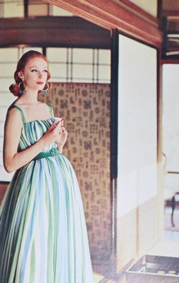 Lot 282 - British Vogue, 1960, complete run bound in two...