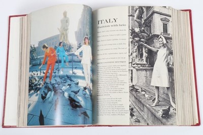 Lot 283 - British Vogue, 1961, complete run bound in two...