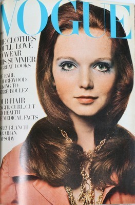 Lot 285 - British Vogue, 1967, complete run bound in two...