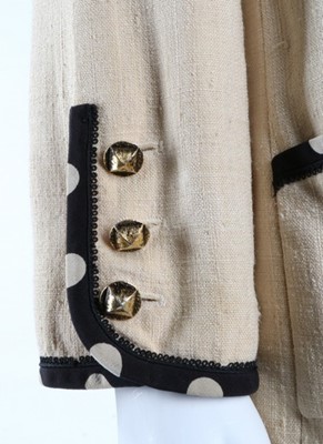 Lot 277 - A Chanel boutique raw silk summer suit with...