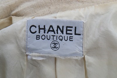 Lot 277 - A Chanel boutique raw silk summer suit with...