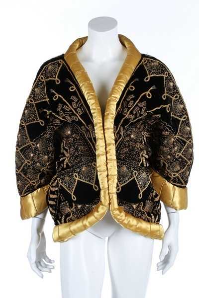 Sandra Rhodes Shells Lot 8 - A fine Zandra Rhodes Shell patterned quilted