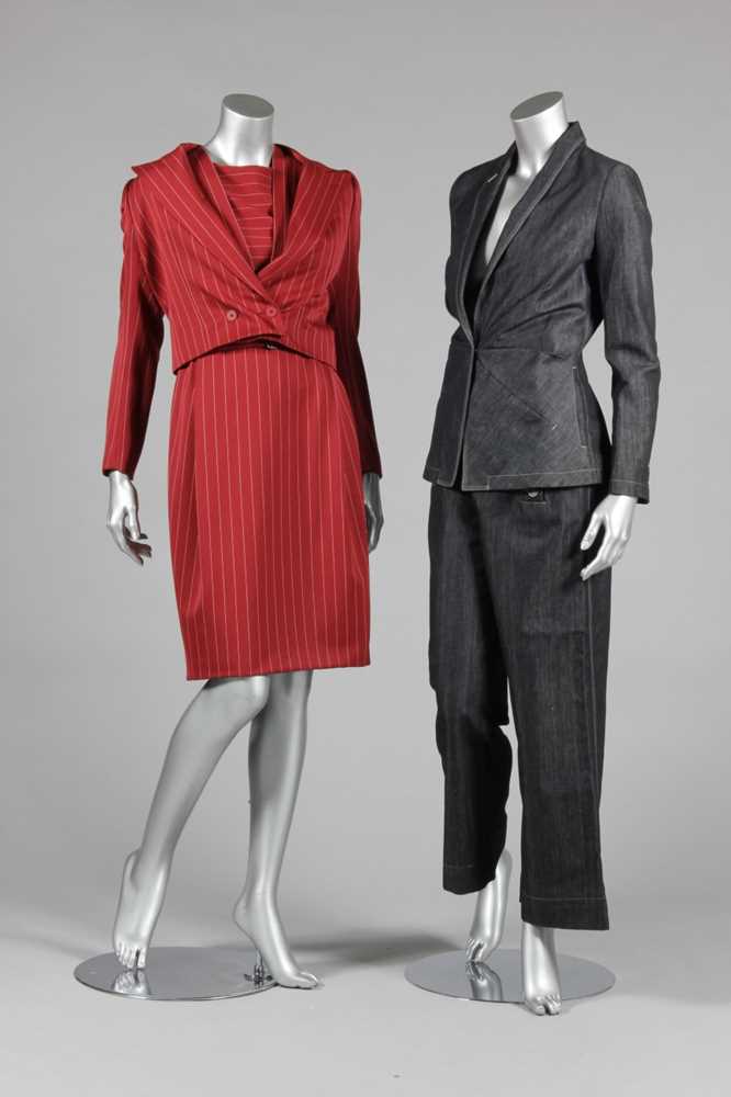 Lot 78 - A group of smart designer clothing, comprising:...