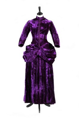 Lot 90 - A fine velvet plush mourning gown, circa 1887,...
