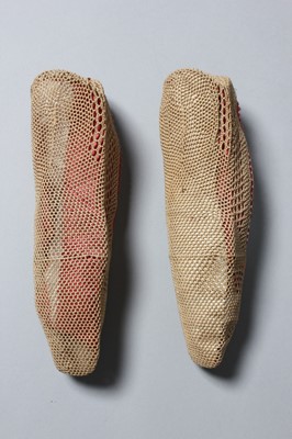 Lot 104 - A pair of crochet vegetable fibre lady's pumps,...