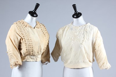 Lot 115 - A rare Maison Drecoll purple faille walking...