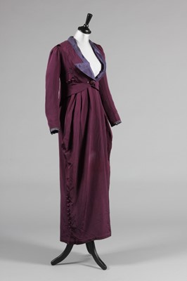 Lot 115 - A rare Maison Drecoll purple faille walking...