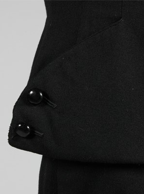 Lot 122 - A Norman Hartnell 'New-Look' suit, late 1940s,...