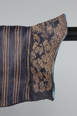 Lot 255 - A brocaded silk dragon robe, chi-fu, Chinese,...