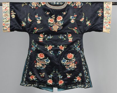 Lot 256 - Five embroidered ladies' informal robes,...