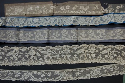 Lot 413 - A large group of mainly narrow lace edgings,...