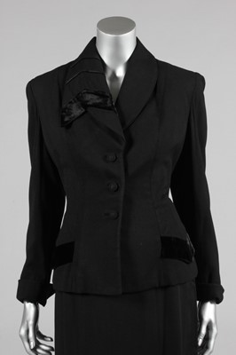 Lot 168 - A Lilli Ann black wool jacket, with velvet...