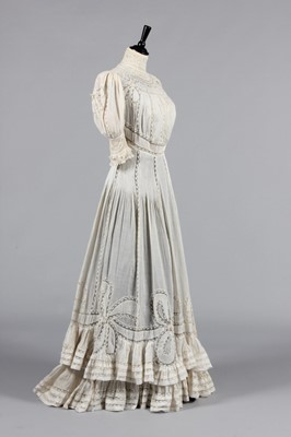 Lot 215 - A Valenciennes lace inset summer gown, circa...