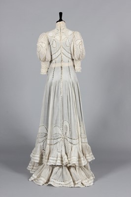 Lot 215 - A Valenciennes lace inset summer gown, circa...