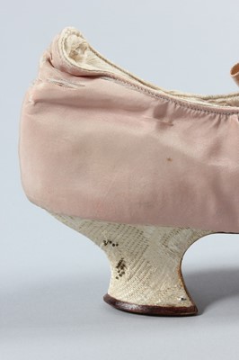 Lot 219 - A Madame Doucet Brussels lace and pink...