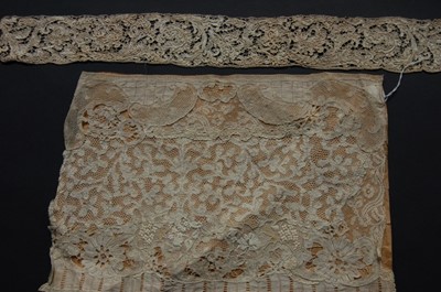 Lot 392 - A general collection of lace dating from the...