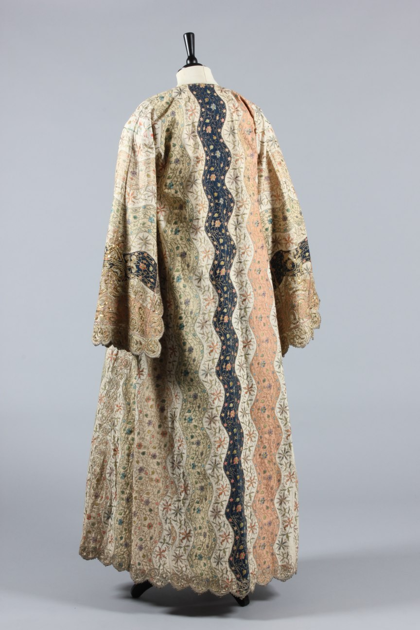 Lot 291 - A fine embroidered lady's anteri robe,