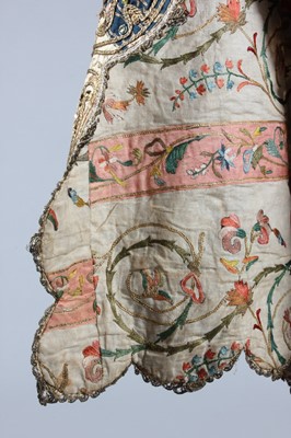 Lot 291 - A fine embroidered lady's anteri robe, Ottoman,...