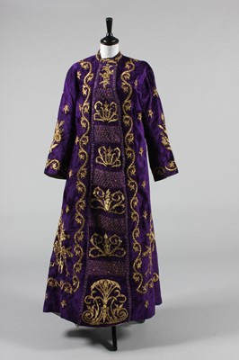 Lot 295 - An embroidered marriage robe (Bindalli),...