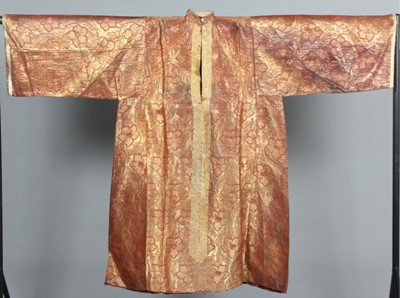 Lot 332 - A lavish man's robe of Russian gold brocatelle,...